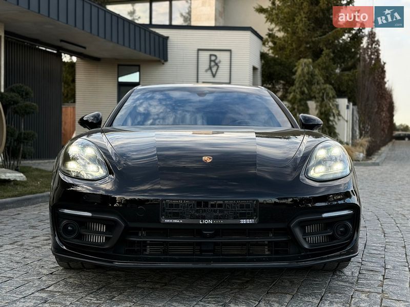 Фастбэк Porsche Panamera 2022 в Львове