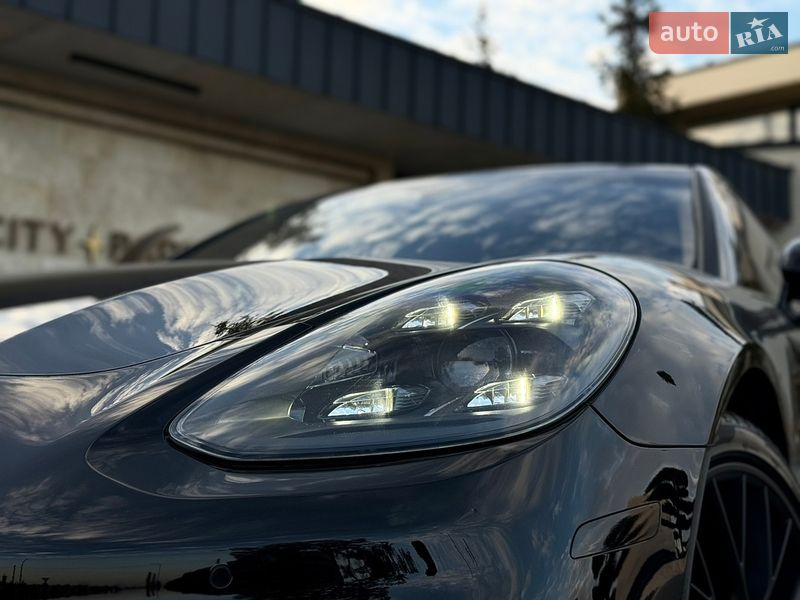 Фастбэк Porsche Panamera 2022 в Львове