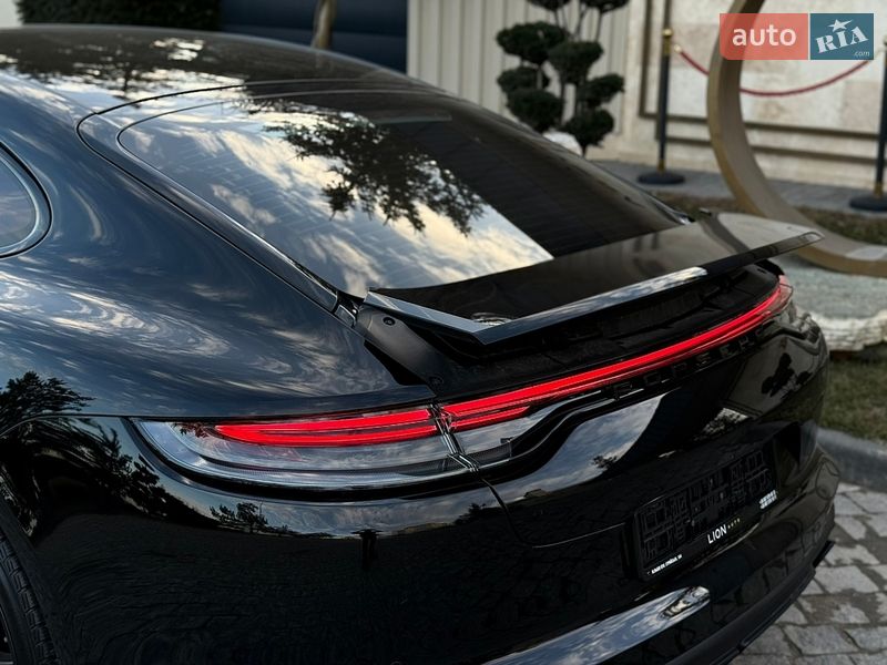 Фастбэк Porsche Panamera 2022 в Львове