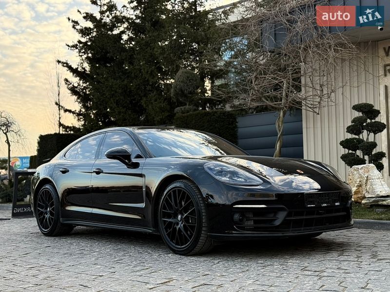 Фастбэк Porsche Panamera 2022 в Львове