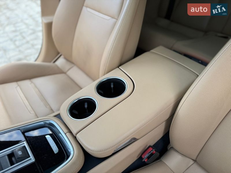 Фастбэк Porsche Panamera 2022 в Львове