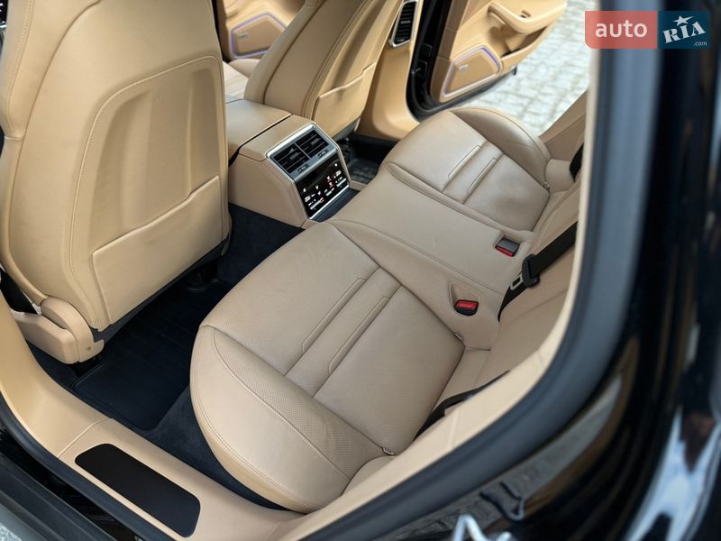 Фастбэк Porsche Panamera 2022 в Львове