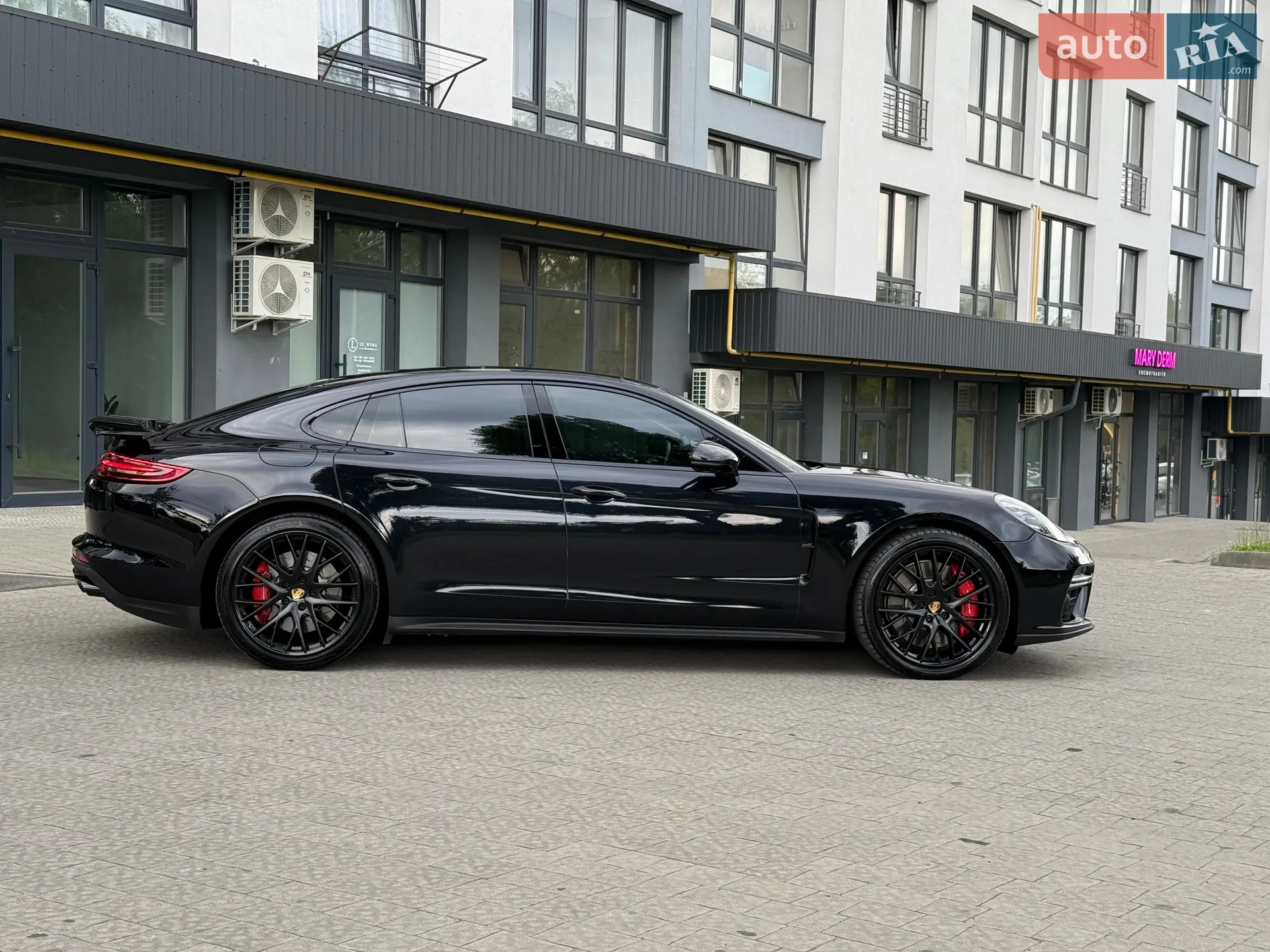 2017 Porsche Panamera - мініатюра 4