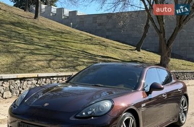 Фастбек Porsche Panamera 2011 в Києві
