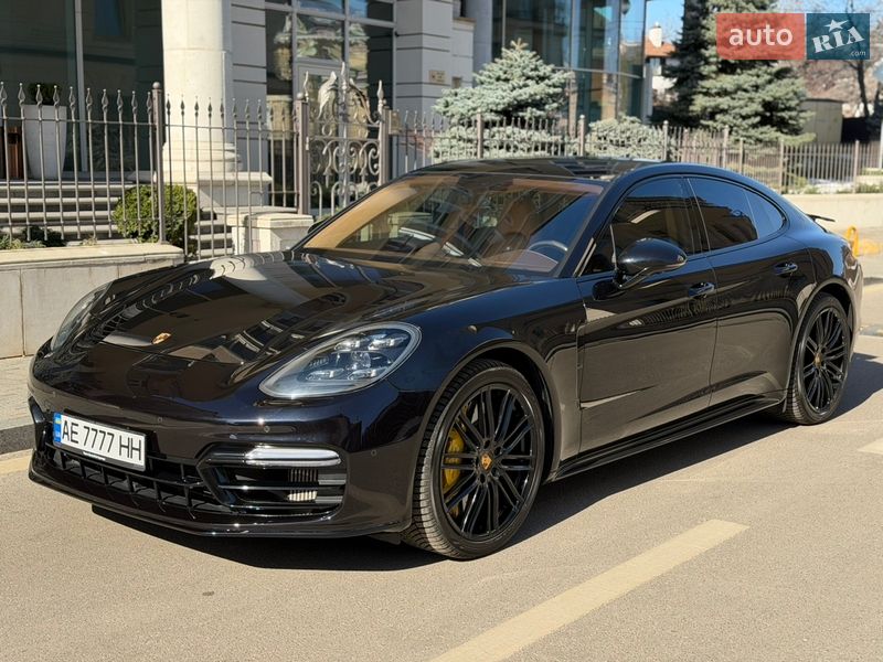 Фастбэк Porsche Panamera 2017 в Киеве