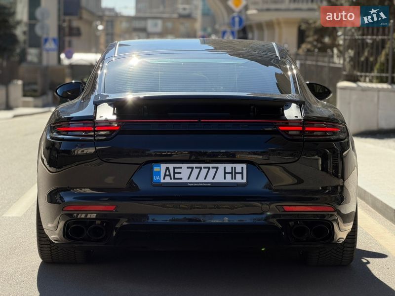 Фастбэк Porsche Panamera 2017 в Киеве