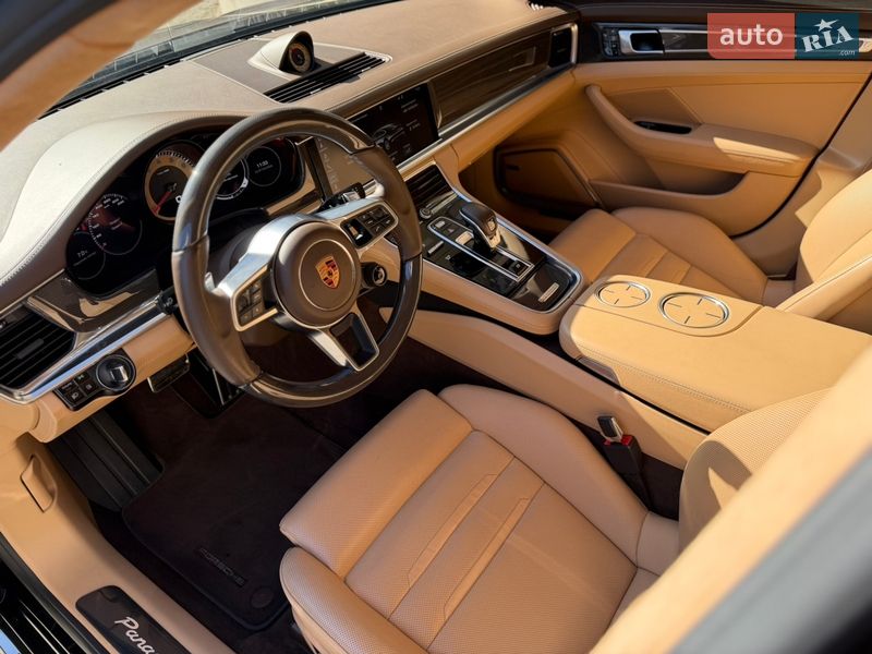 Фастбэк Porsche Panamera 2017 в Киеве