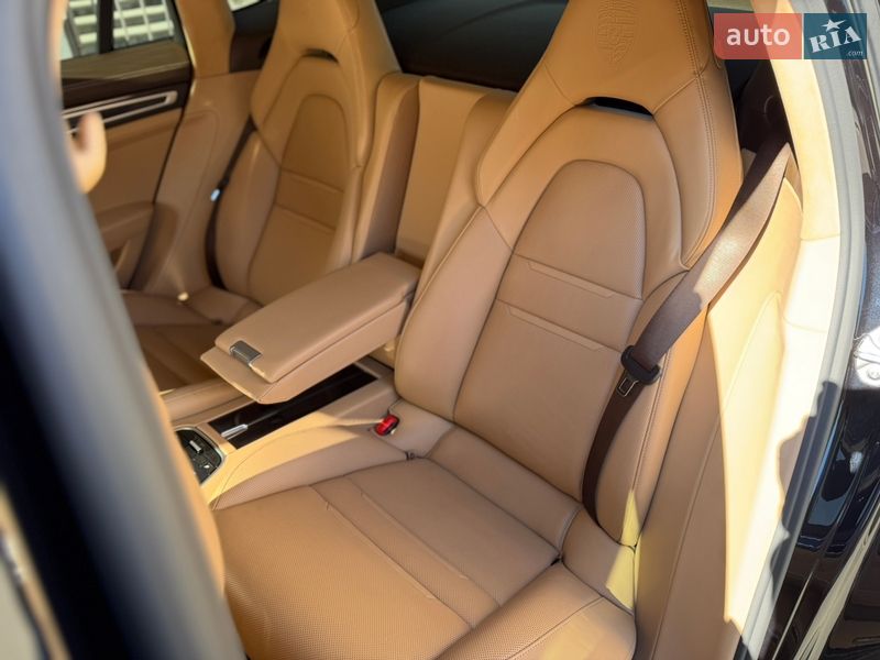Фастбэк Porsche Panamera 2017 в Киеве