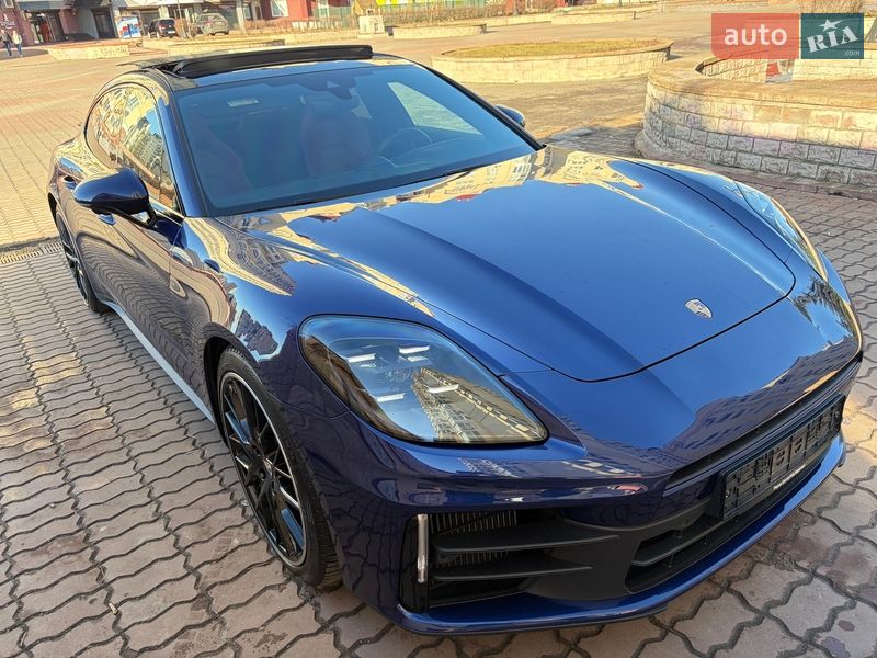 Фастбэк Porsche Panamera 2024 в Киеве