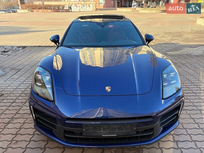 Фастбэк Porsche Panamera 2024 в Киеве