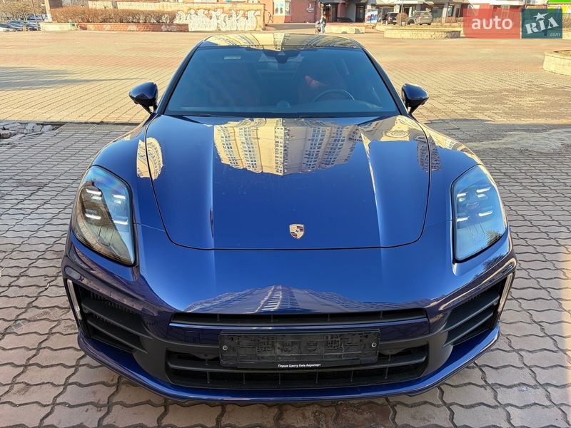 Фастбэк Porsche Panamera 2024 в Киеве