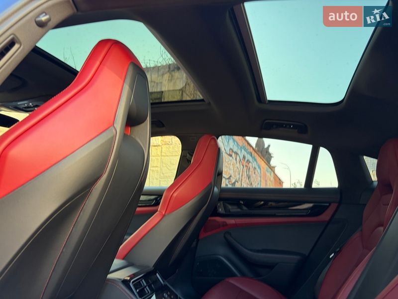 Фастбэк Porsche Panamera 2024 в Киеве