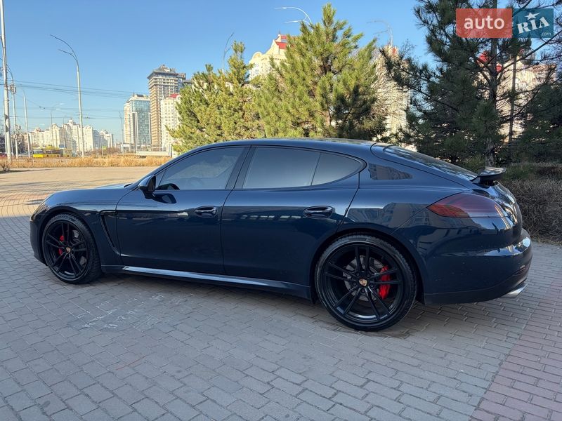 Фастбэк Porsche Panamera 2013 в Киеве