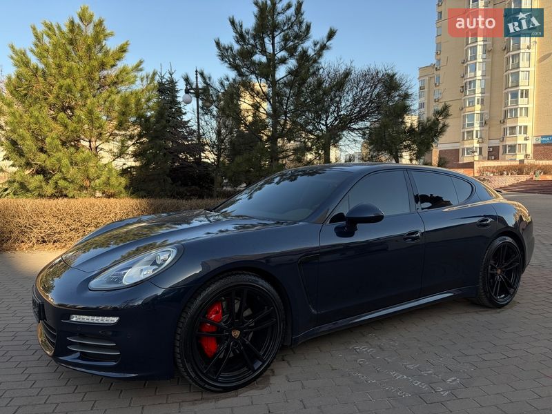 Фастбэк Porsche Panamera 2013 в Киеве