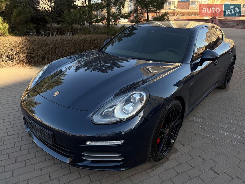Фастбэк Porsche Panamera 2013 в Киеве