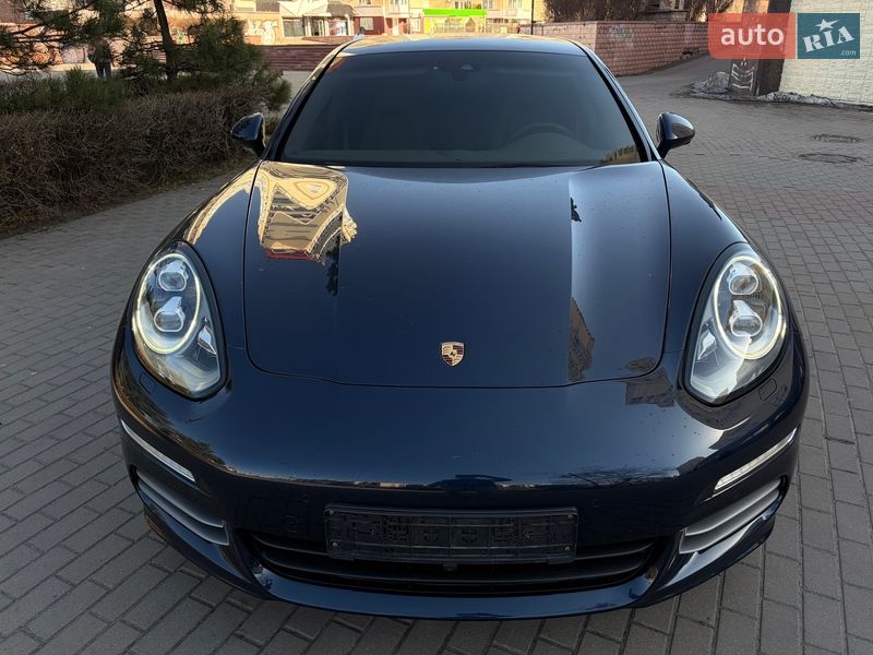 Фастбэк Porsche Panamera 2013 в Киеве