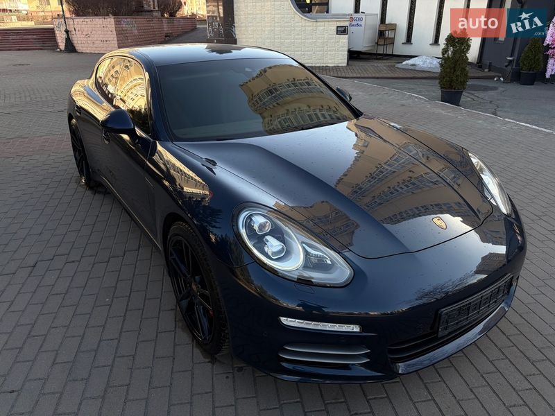 Фастбэк Porsche Panamera 2013 в Киеве