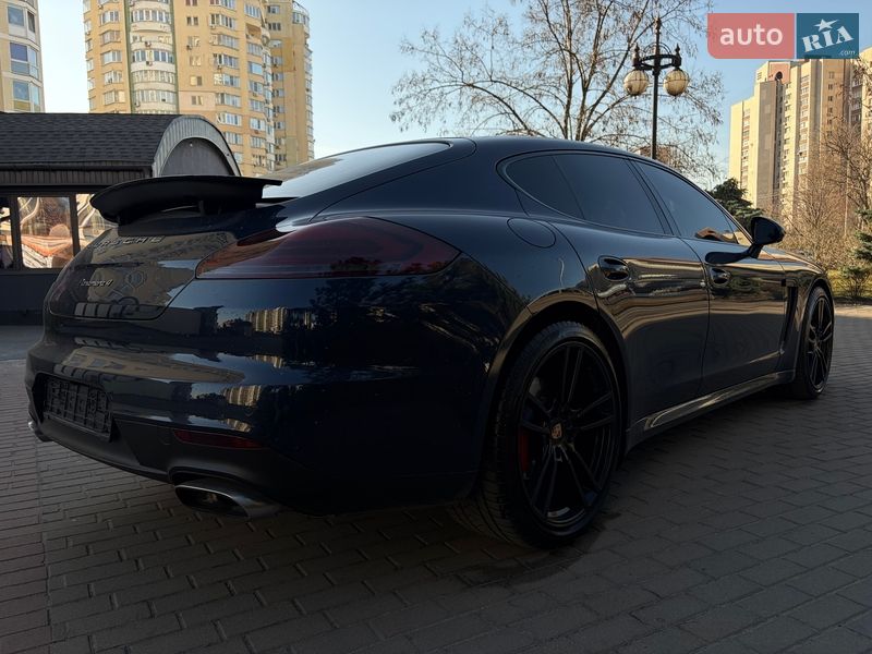 Фастбэк Porsche Panamera 2013 в Киеве