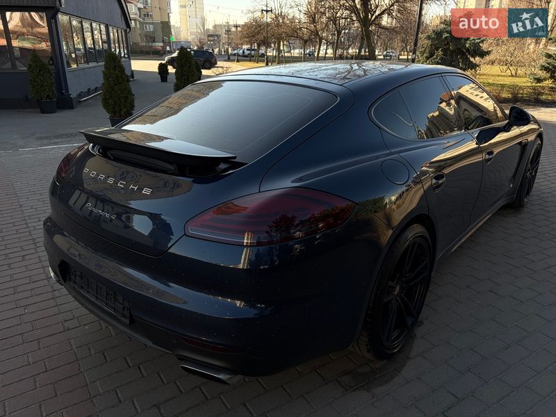 Фастбэк Porsche Panamera 2013 в Киеве