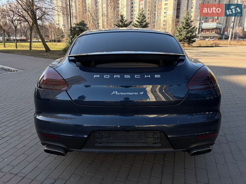 Фастбэк Porsche Panamera 2013 в Киеве