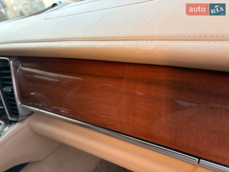 Фастбэк Porsche Panamera 2013 в Киеве