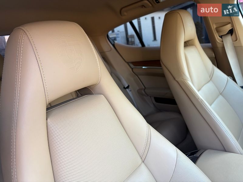 Фастбэк Porsche Panamera 2013 в Киеве