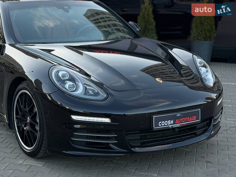 Фастбек Porsche Panamera 2013 в Києві