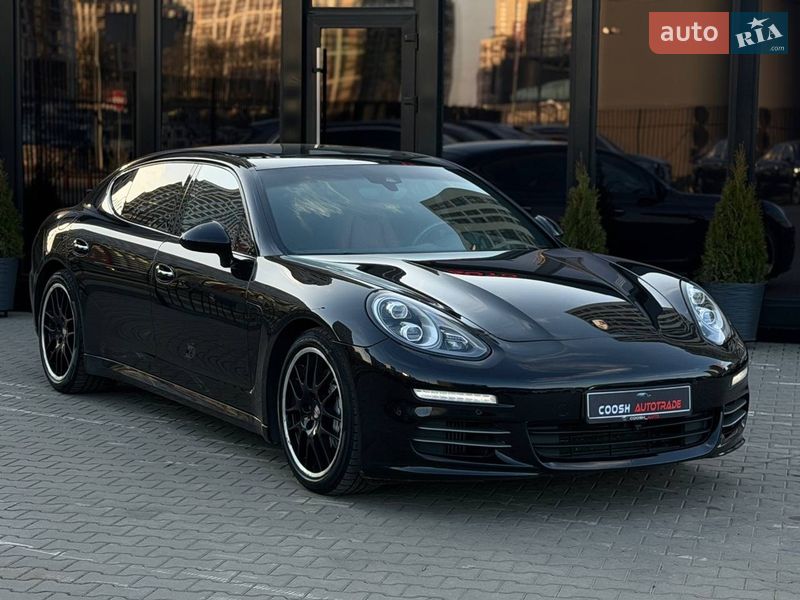 Фастбек Porsche Panamera 2013 в Києві