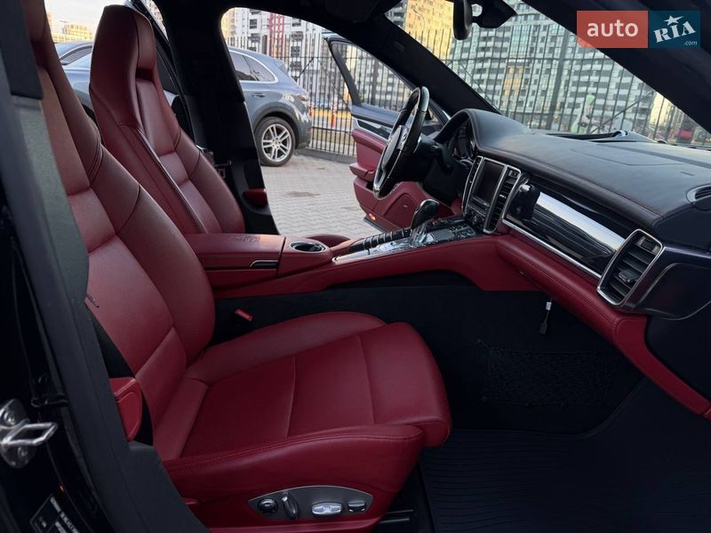 Фастбек Porsche Panamera 2013 в Києві