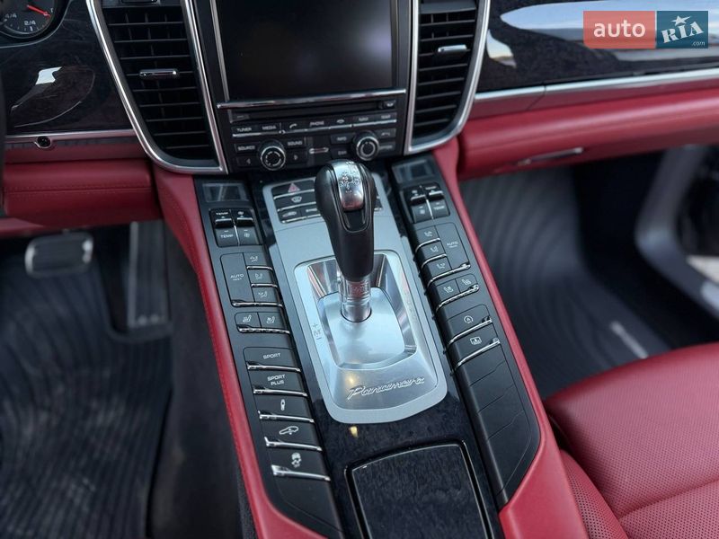 Фастбек Porsche Panamera 2013 в Києві