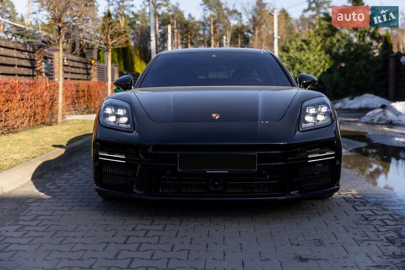 Фастбэк Porsche Panamera 2025 в Киеве