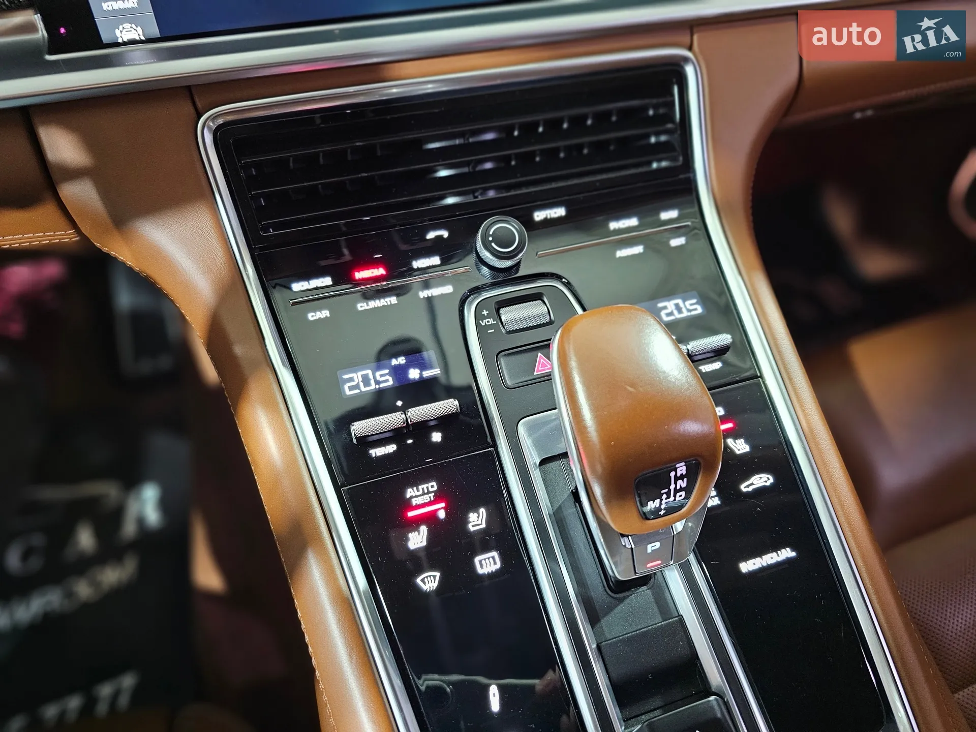 2017 Porsche Panamera - мініатюра 36