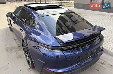 Фастбэк Porsche Panamera 2024 в Киеве