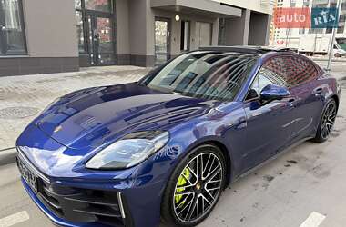 Фастбэк Porsche Panamera 2024 в Киеве