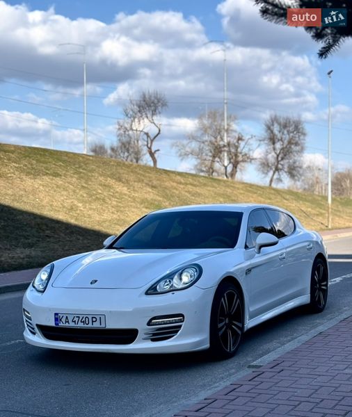 Фастбэк Porsche Panamera 2010 в Киеве