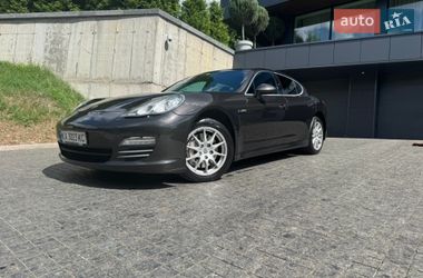 Фастбэк Porsche Panamera 2010 в Киеве