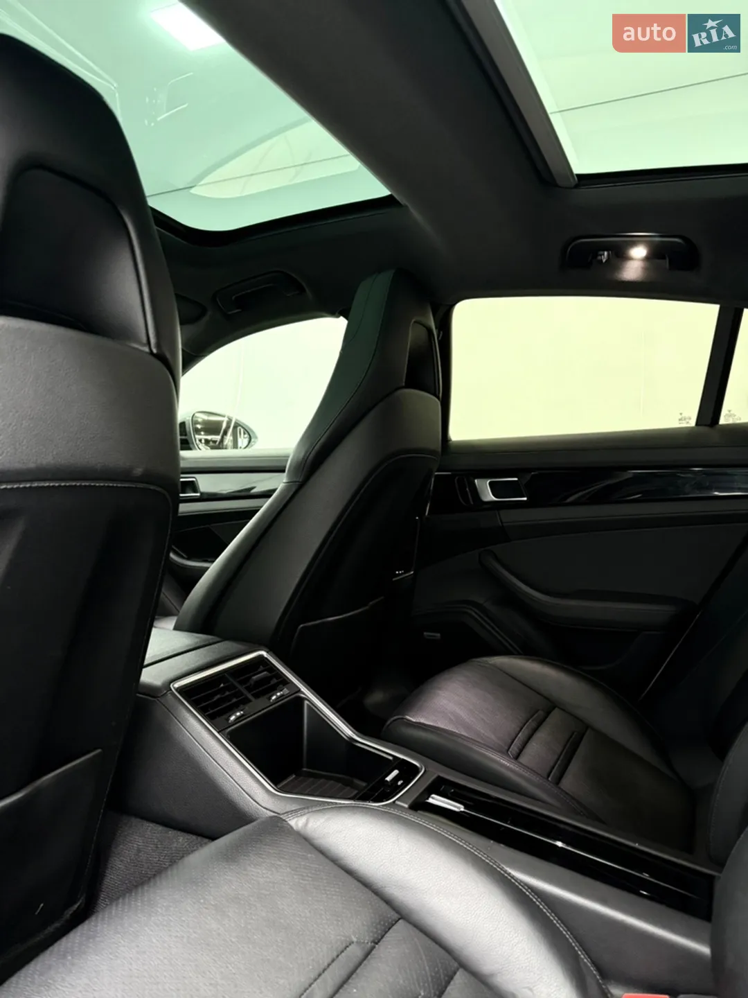 2019 Porsche Panamera - мініатюра 16