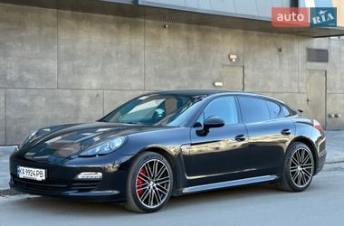 Фастбек Porsche Panamera 2011 в Києві
