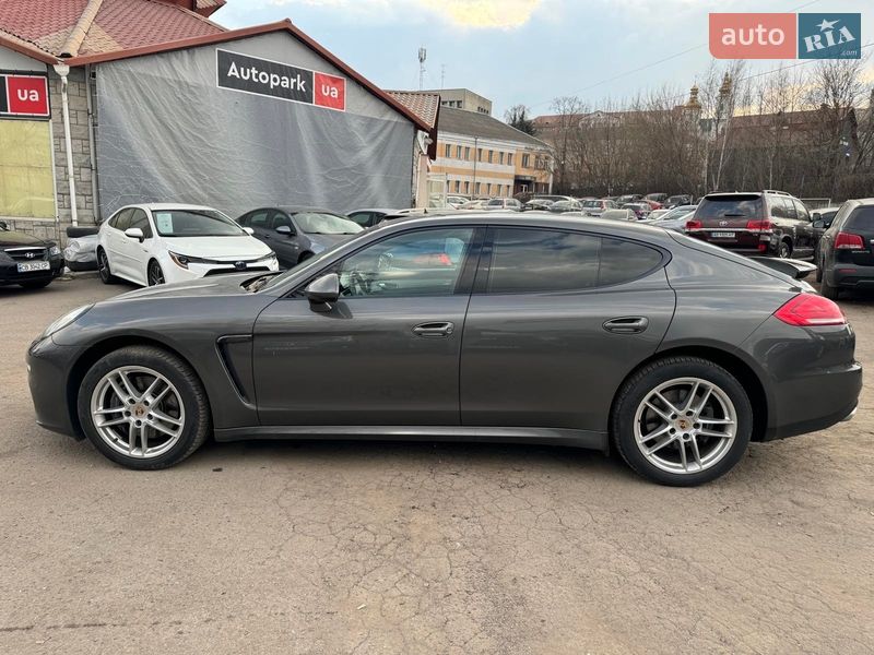 Фастбэк Porsche Panamera 2013 в Виннице