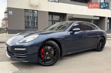 Фастбэк Porsche Panamera 2013 в Киеве