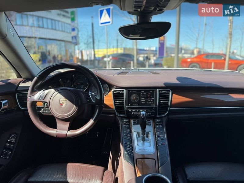 Фастбек Porsche Panamera 2012 в Києві фото 16 Фастбек Porsche Panamera 2012 в Києві