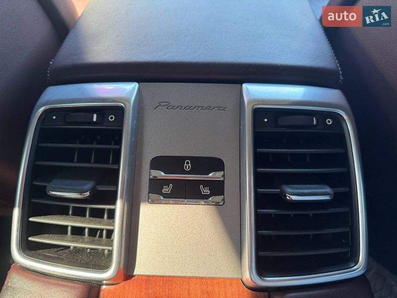 Фастбек Porsche Panamera 2012 в Києві фото 24 Фастбек Porsche Panamera 2012 в Києві