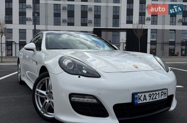 Фастбэк Porsche Panamera 2012 в Ровно