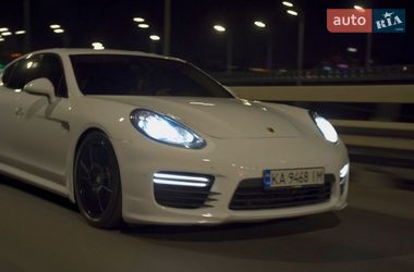 Фастбек Porsche Panamera 2013 в Києві