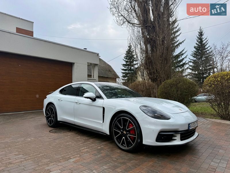 Фастбек Porsche Panamera 2017 в Києві