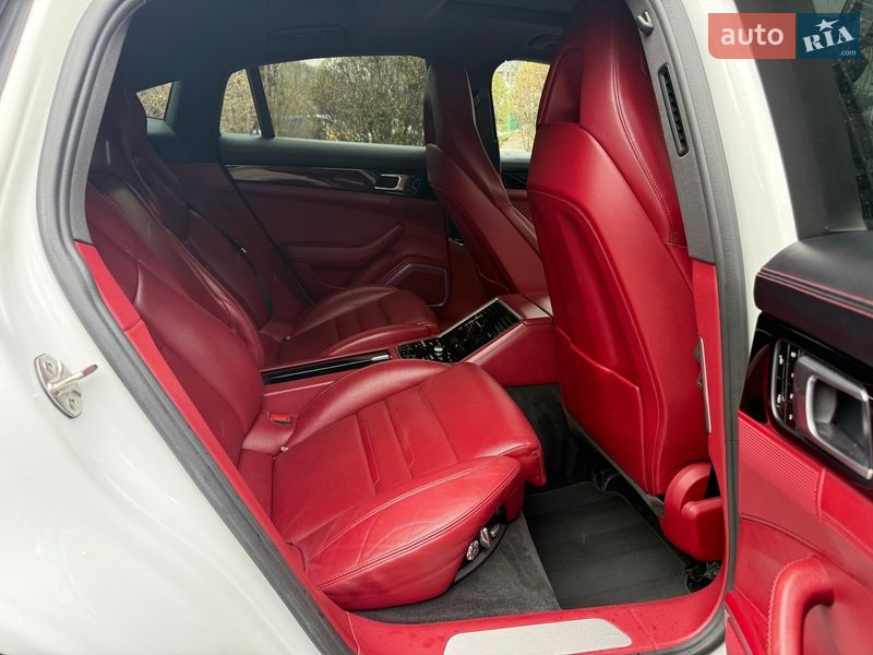 Фастбек Porsche Panamera 2017 в Києві