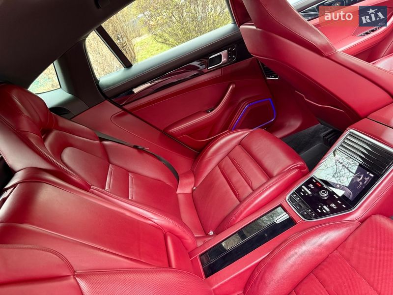 Фастбек Porsche Panamera 2017 в Києві
