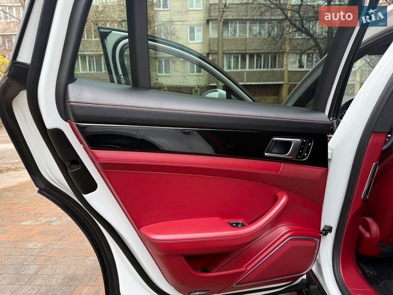 Фастбек Porsche Panamera 2017 в Києві