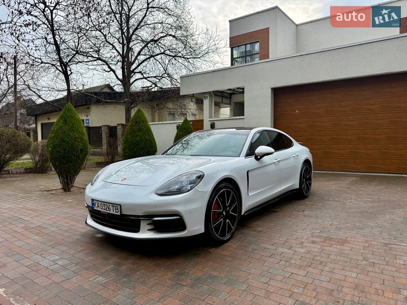 Фастбек Porsche Panamera 2017 в Києві