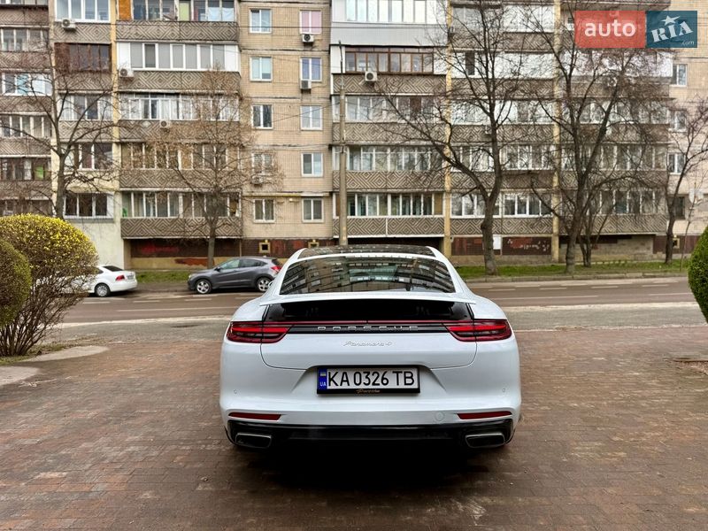 Фастбек Porsche Panamera 2017 в Києві